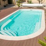 Piscine coque polyester avec banquette modèle Jamaïque