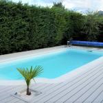 Piscine coque polyester avec escalier roman et fond plat modèle Malte