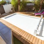 Piscine coque polyester à fond plat avec escalier d'angle modèle Minorque