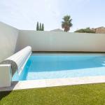 Piscine coque polyester à fond plat angles droits et parois droites modèle Philippines